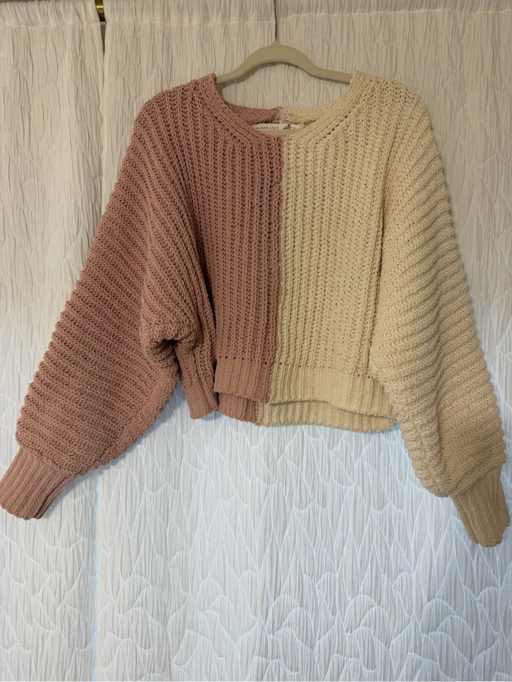 Altar'd State Two-Tone Chunky Knit Crew Sweater - Rose & Cream (Never worn)